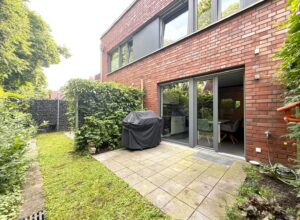 Garten mit Terrasse